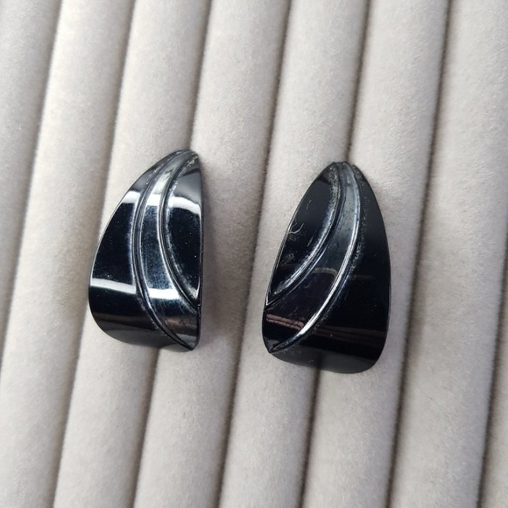 Vintage black and metalic curved earrings